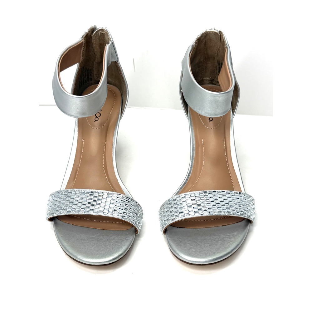 Style & Co Women's Phillys Two-Piece Evening Sandals Silver Size 6M NWT/BOX